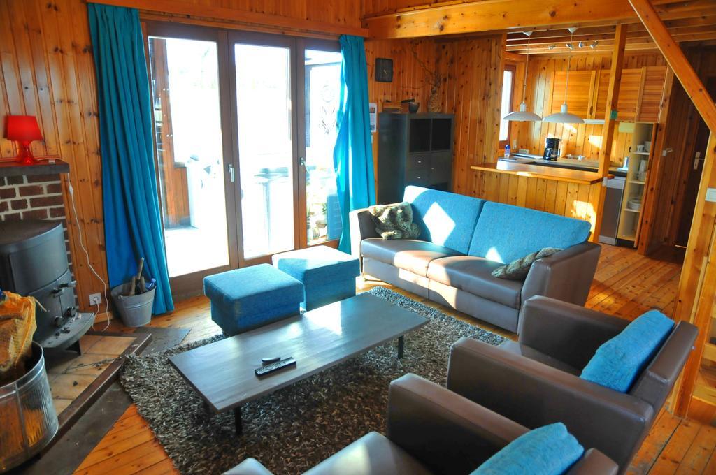 Villa Arbre Dressé à Somme-Leuze Extérieur photo