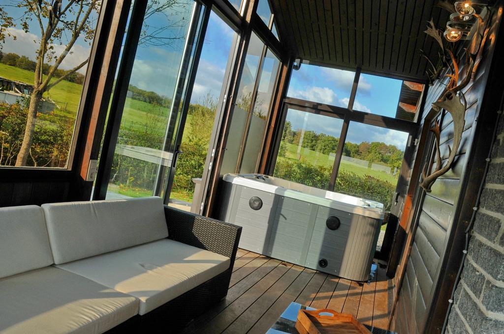 Villa Arbre Dressé à Somme-Leuze Extérieur photo