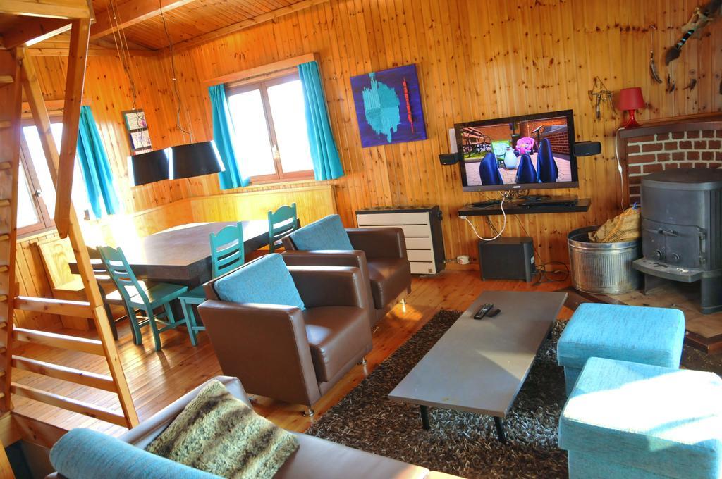Villa Arbre Dressé à Somme-Leuze Extérieur photo